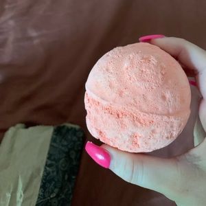 NWOT Lush Bath Bomb